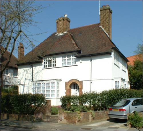040 Hampstead Way